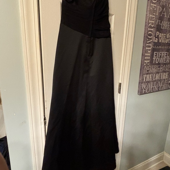 David's Bridal Black Strapless Satin A line dress with chiffon bodice - Picture 5 of 6